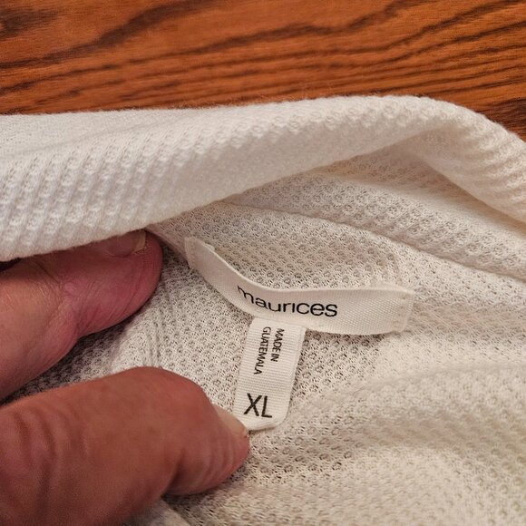 What is it? I don't know. Shirt, Sweater, Wrap-around thingie. - Picture 5 of 5